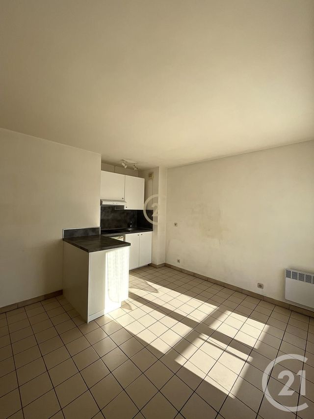 Appartement Studio &agrave; louer - 1 pi&egrave;ce - 27,87 m2 - Bobigny - 93 - ILE-DE-FRANCE
