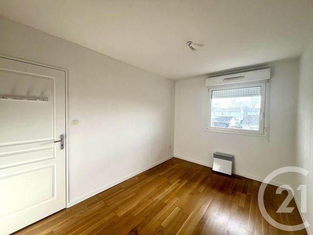 Maison &agrave; louer - 4 pi&egrave;ces - 90,45 m2 - Saucats - 33 - AQUITAINE