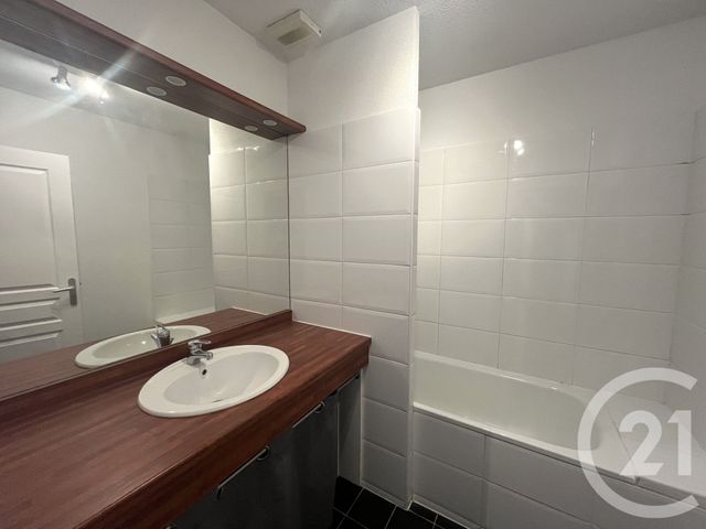 Maison &agrave; louer - 4 pi&egrave;ces - 90,45 m2 - Saucats - 33 - AQUITAINE