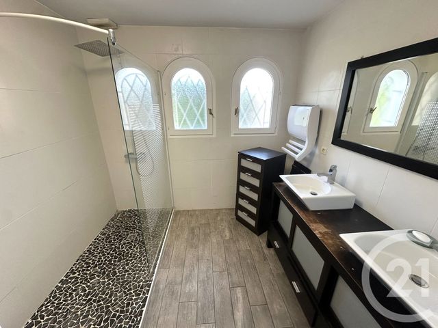 Maison &agrave; louer - 5 pi&egrave;ces - 154,12 m2 - St Jean D Illac - 33 - AQUITAINE