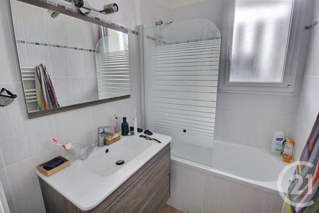 Appartement F3 &agrave; louer - 3 pi&egrave;ces - 56,67 m2 - Pessac - 33 - AQUITAINE