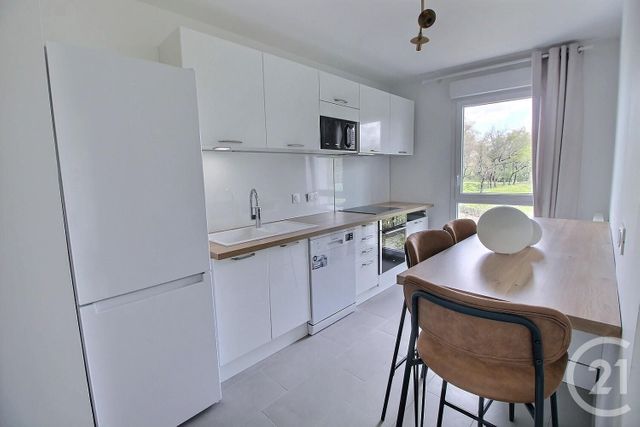 Appartement F4 &agrave; louer - 4 pi&egrave;ces - 91 m2 - Bruges - 33 - AQUITAINE