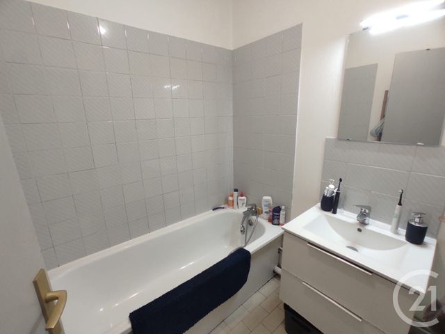 Appartement F3 &agrave; louer - 3 pi&egrave;ces - 62,18 m2 - Merignac - 33 - AQUITAINE