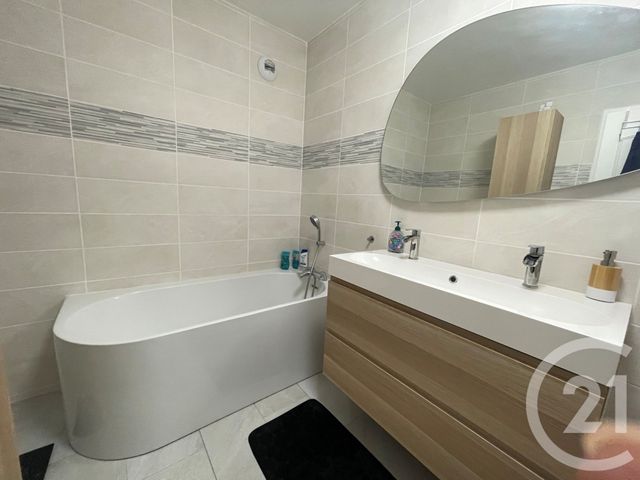 Appartement F5 à vendre - 5 pièces - 99 m2 - Cergy - 95 - ILE-DE-FRANCE