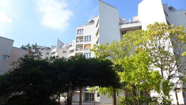 Appartement F4 à louer - 5 pièces - 80 m2 - Cergy - 95 - ILE-DE-FRANCE