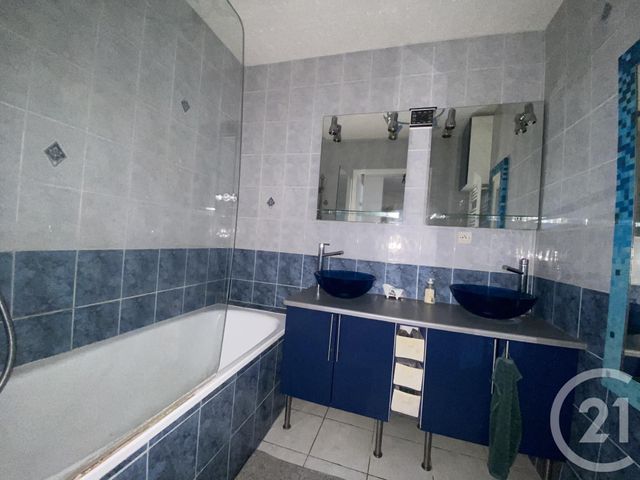 Appartement F3 &agrave; louer - 3 pi&egrave;ces - 65,25 m2 - Cergy - 95 - ILE-DE-FRANCE