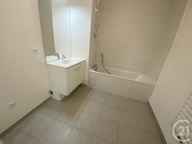Appartement F2 &agrave; louer - 2 pi&egrave;ces - 56,35 m2 - Jouy Le Moutier - 95 - ILE-DE-FRANCE