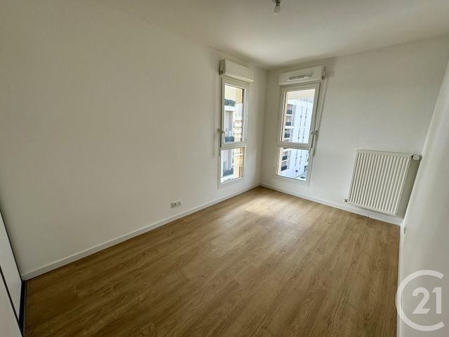 Appartement a louer  - 3 pièce(s) - 102.6 m2 - Surfyn