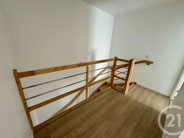 Appartement a louer  - 3 pièce(s) - 102.6 m2 - Surfyn