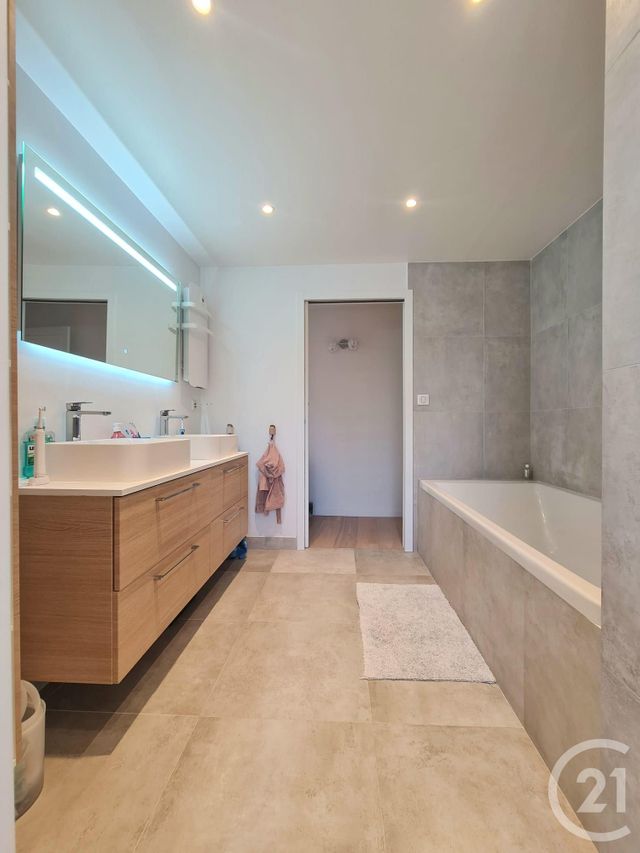 Maison à vendre - 9 pièces - 270 m2 - Cergy - 95 - ILE-DE-FRANCE