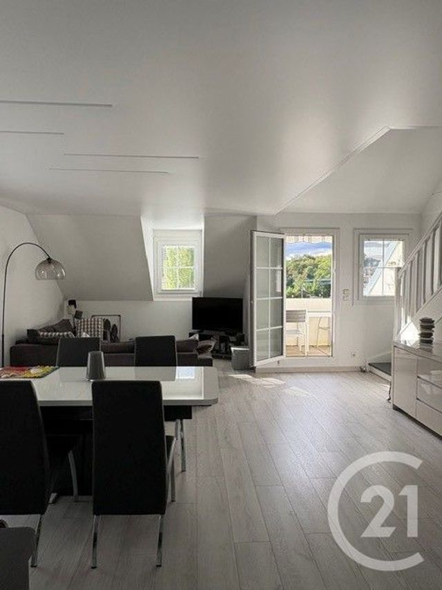 Appartement &agrave; louer - 3 pi&egrave;ces - 104 m2 - Cergy - 95 - ILE-DE-FRANCE