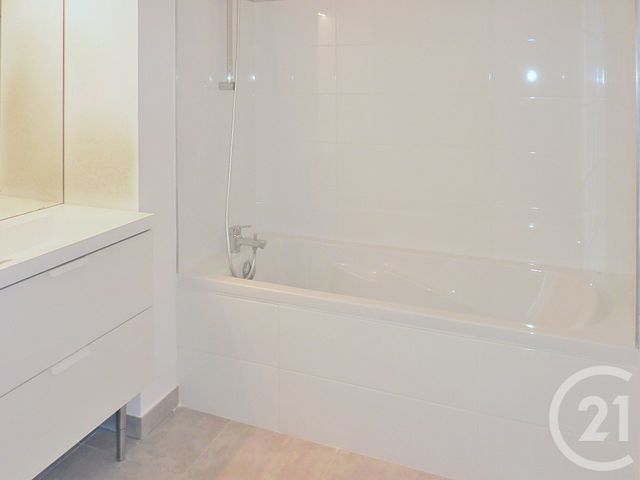Appartement F3 &agrave; louer - 3 pi&egrave;ces - 63,40 m2 - Sete - 34 - LANGUEDOC-ROUSSILLON