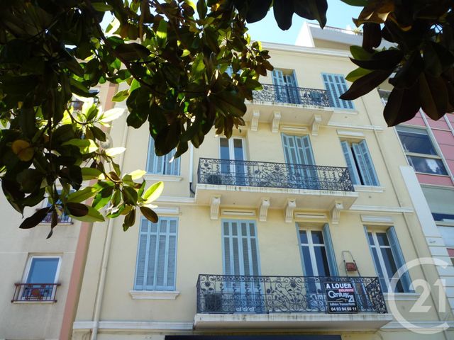 Appartement F2 à louer - 2 pièces - 40 m2 - Cannes - 06 - PROVENCE-ALPES-COTE-D-AZUR