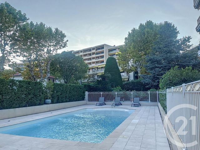 Appartement F2 &agrave; louer - 2 pi&egrave;ces - 51,48 m2 - Le Cannet - 06 - PROVENCE-ALPES-COTE-D-AZUR