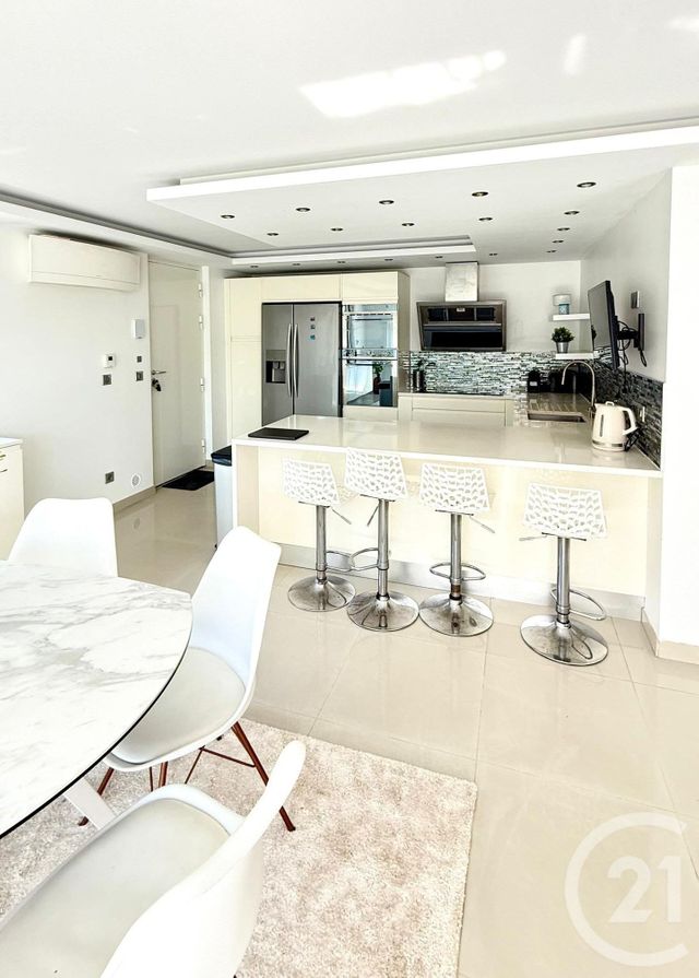 Appartement F5 à vendre - 5 pièces - 118 m2 - Cannes - 06 - PROVENCE-ALPES-COTE-D-AZUR