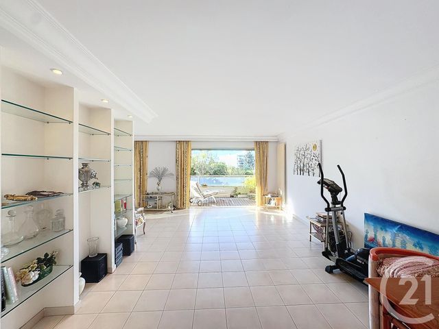 Appartement F3 à vendre - 3 pièces - 78,36 m2 - Cannes - 06 - PROVENCE-ALPES-COTE-D-AZUR