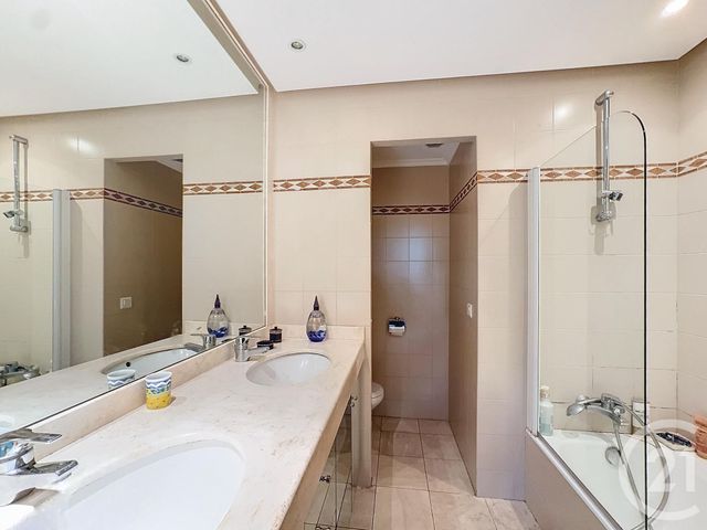 Appartement F3 à vendre - 3 pièces - 78,36 m2 - Cannes - 06 - PROVENCE-ALPES-COTE-D-AZUR