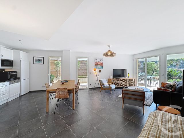 Appartement F3 &agrave; vendre - 3 pi&egrave;ces - 74 m2 - Cannes - 06 - PROVENCE-ALPES-COTE-D-AZUR