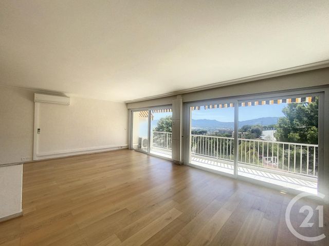 Appartement F3 à vendre - 3 pièces - 97,17 m2 - Cannes - 06 - PROVENCE-ALPES-COTE-D-AZUR