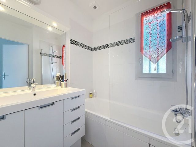 Maison à louer - 4 pièces - 84,74 m2 - La Roquette Sur Siagne - 06 - PROVENCE-ALPES-COTE-D-AZUR