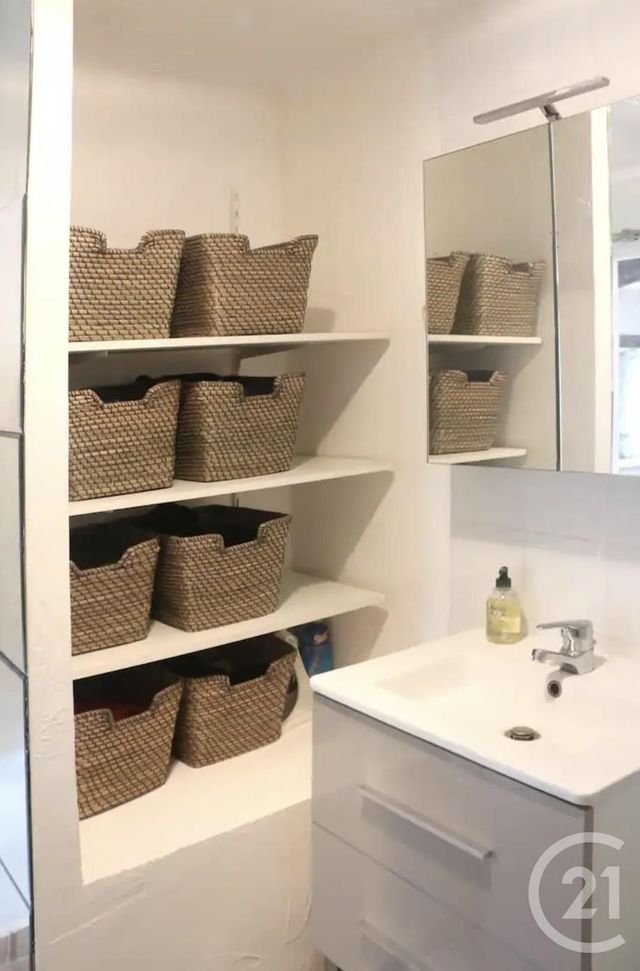 Appartement F1 à louer - 1 pièce - 23 m2 - Valbonne - 06 - PROVENCE-ALPES-COTE-D-AZUR