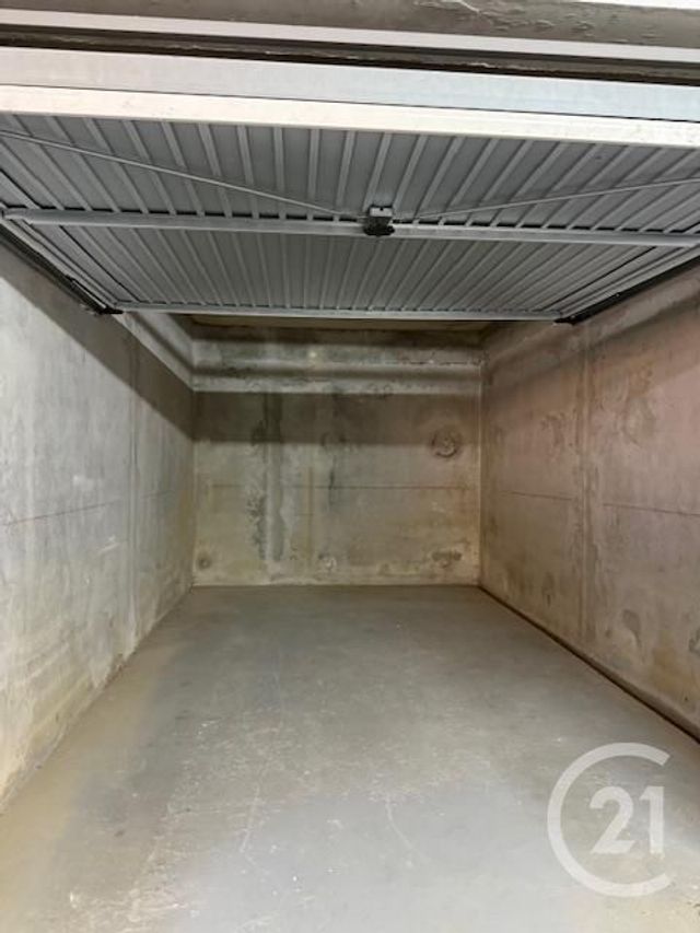 Parking à louer - 15 m2 - Mandelieu La Napoule - 06 - PROVENCE-ALPES-COTE-D-AZUR