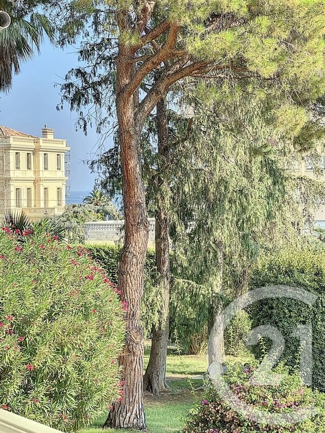 Appartement F3 à vendre - 3 pièces - 76 m2 - Cannes - 06 - PROVENCE-ALPES-COTE-D-AZUR