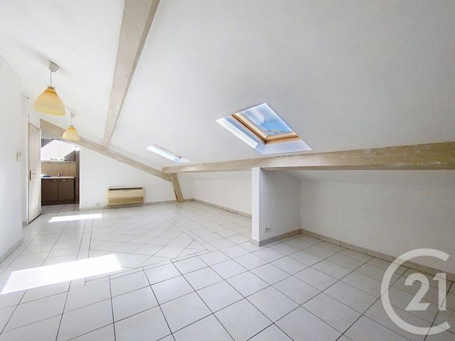 Appartement F3 à louer - 3 pièces - 79,45 m2 - Le Cannet - 06 - PROVENCE-ALPES-COTE-D-AZUR