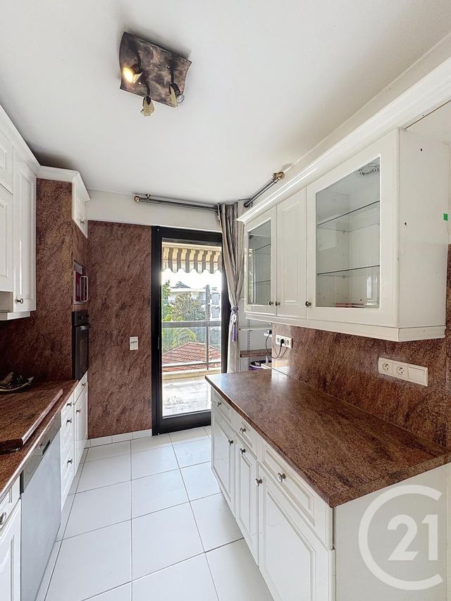 Appartement F3 à vendre - 3 pièces - 84 m2 - Cannes - 06 - PROVENCE-ALPES-COTE-D-AZUR