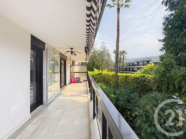 Appartement F3 à vendre - 3 pièces - 84 m2 - Cannes - 06 - PROVENCE-ALPES-COTE-D-AZUR