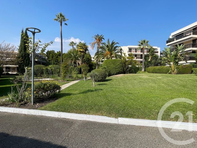 Appartement F3 à vendre - 3 pièces - 84 m2 - Cannes - 06 - PROVENCE-ALPES-COTE-D-AZUR