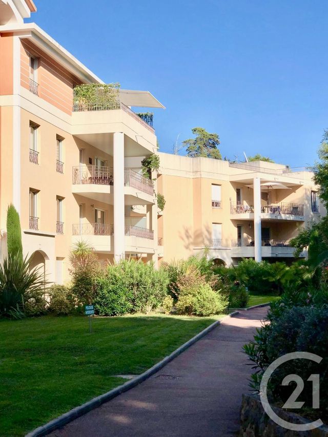 Appartement F3 à louer - 3 pièces - 75 m2 - Valbonne - 06 - PROVENCE-ALPES-COTE-D-AZUR
