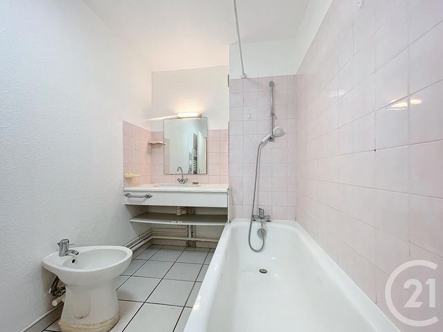 Appartement F2 &agrave; louer - 2 pi&egrave;ces - 40,08 m2 - Mandelieu La Napoule - 06 - PROVENCE-ALPES-COTE-D-AZUR