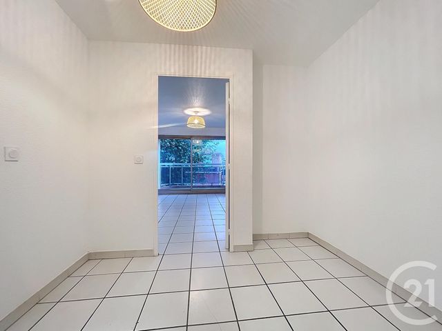 Appartement F2 &agrave; louer - 2 pi&egrave;ces - 40,08 m2 - Mandelieu La Napoule - 06 - PROVENCE-ALPES-COTE-D-AZUR