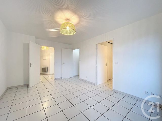 Appartement F2 &agrave; louer - 2 pi&egrave;ces - 40,08 m2 - Mandelieu La Napoule - 06 - PROVENCE-ALPES-COTE-D-AZUR