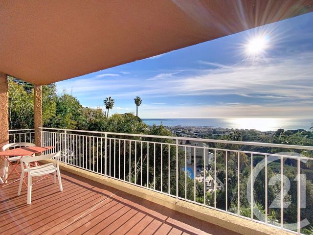 Appartement F3 à louer - 3 pièces - 82 m2 - Le Golfe Juan - 06 - PROVENCE-ALPES-COTE-D-AZUR