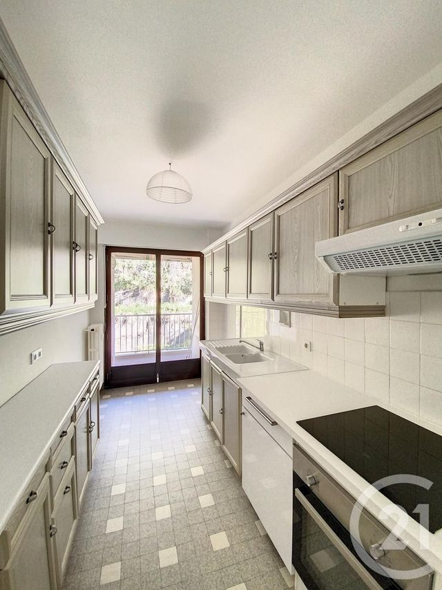 Appartement F3 &agrave; louer - 3 pi&egrave;ces - 71,45 m2 - Cannes - 06 - PROVENCE-ALPES-COTE-D-AZUR