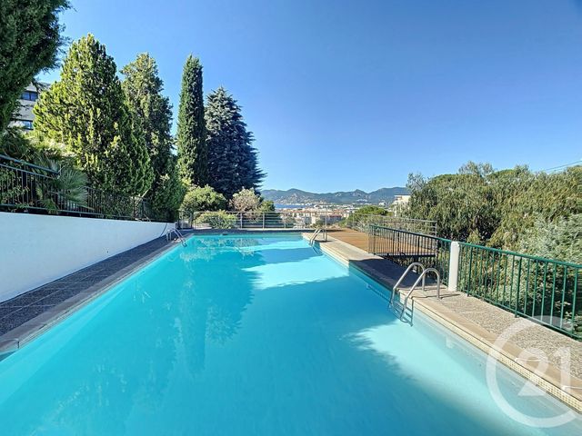 Appartement F3 &agrave; louer - 3 pi&egrave;ces - 71,45 m2 - Cannes - 06 - PROVENCE-ALPES-COTE-D-AZUR