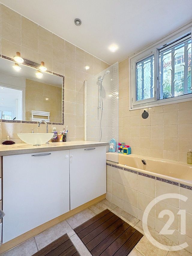 Appartement F3 &agrave; vendre - 3 pi&egrave;ces - 70 m2 - Le Cannet - 06 - PROVENCE-ALPES-COTE-D-AZUR