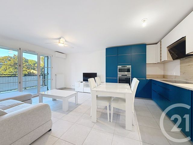 Appartement &agrave; louer - 3 pi&egrave;ces - 65,20 m2 - Roquefort Les Pins - 06 - PROVENCE-ALPES-COTE-D-AZUR