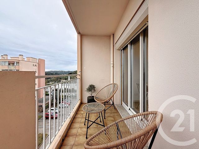 Appartement F3 &agrave; louer - 3 pi&egrave;ces - 61,51 m2 - Antibes - 06 - PROVENCE-ALPES-COTE-D-AZUR