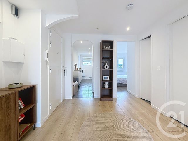 Appartement F3 &agrave; louer - 3 pi&egrave;ces - 61,51 m2 - Antibes - 06 - PROVENCE-ALPES-COTE-D-AZUR