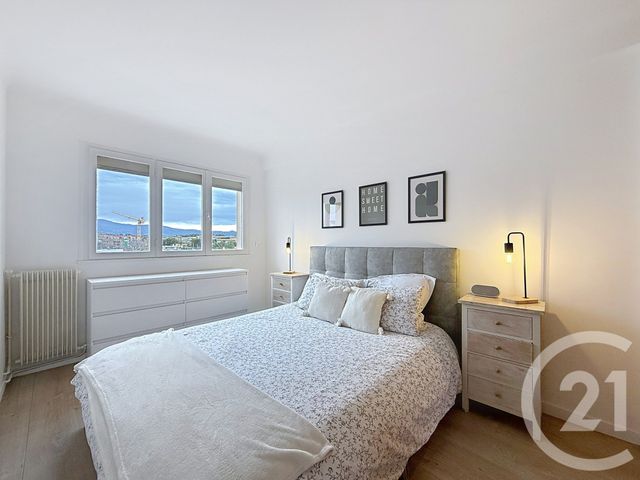 Appartement F3 &agrave; louer - 3 pi&egrave;ces - 61,51 m2 - Antibes - 06 - PROVENCE-ALPES-COTE-D-AZUR