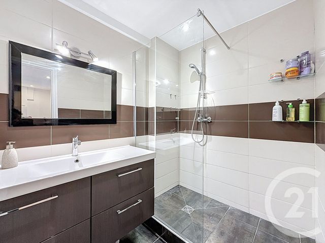 Appartement F3 &agrave; louer - 3 pi&egrave;ces - 61,51 m2 - Antibes - 06 - PROVENCE-ALPES-COTE-D-AZUR