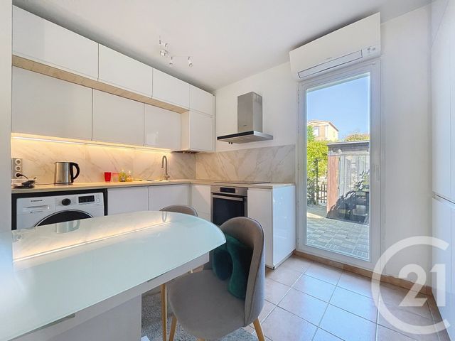 Maison &agrave; louer - 3 pi&egrave;ces - 56,13 m2 - Valbonne - 06 - PROVENCE-ALPES-COTE-D-AZUR