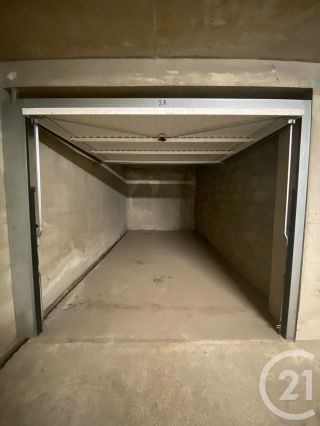 parking - CANNES - 06