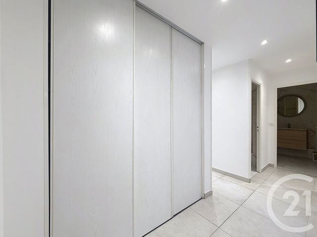 Appartement F4 &agrave; louer - 4 pi&egrave;ces - 69,38 m2 - Grasse - 06 - PROVENCE-ALPES-COTE-D-AZUR