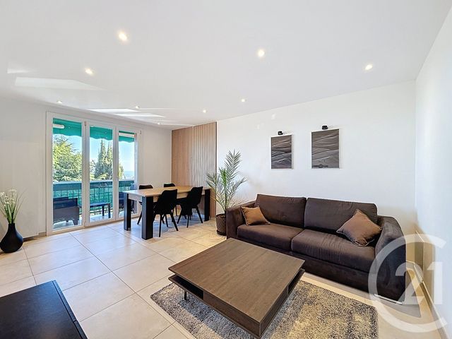 Appartement F4 &agrave; louer - 4 pi&egrave;ces - 69,38 m2 - Grasse - 06 - PROVENCE-ALPES-COTE-D-AZUR