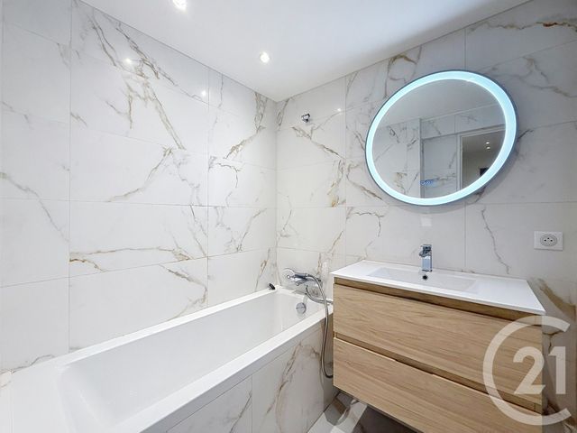 Appartement F4 &agrave; louer - 4 pi&egrave;ces - 69,38 m2 - Grasse - 06 - PROVENCE-ALPES-COTE-D-AZUR