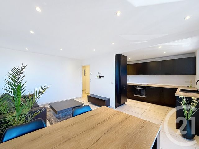 Appartement F4 &agrave; louer - 4 pi&egrave;ces - 69,38 m2 - Grasse - 06 - PROVENCE-ALPES-COTE-D-AZUR